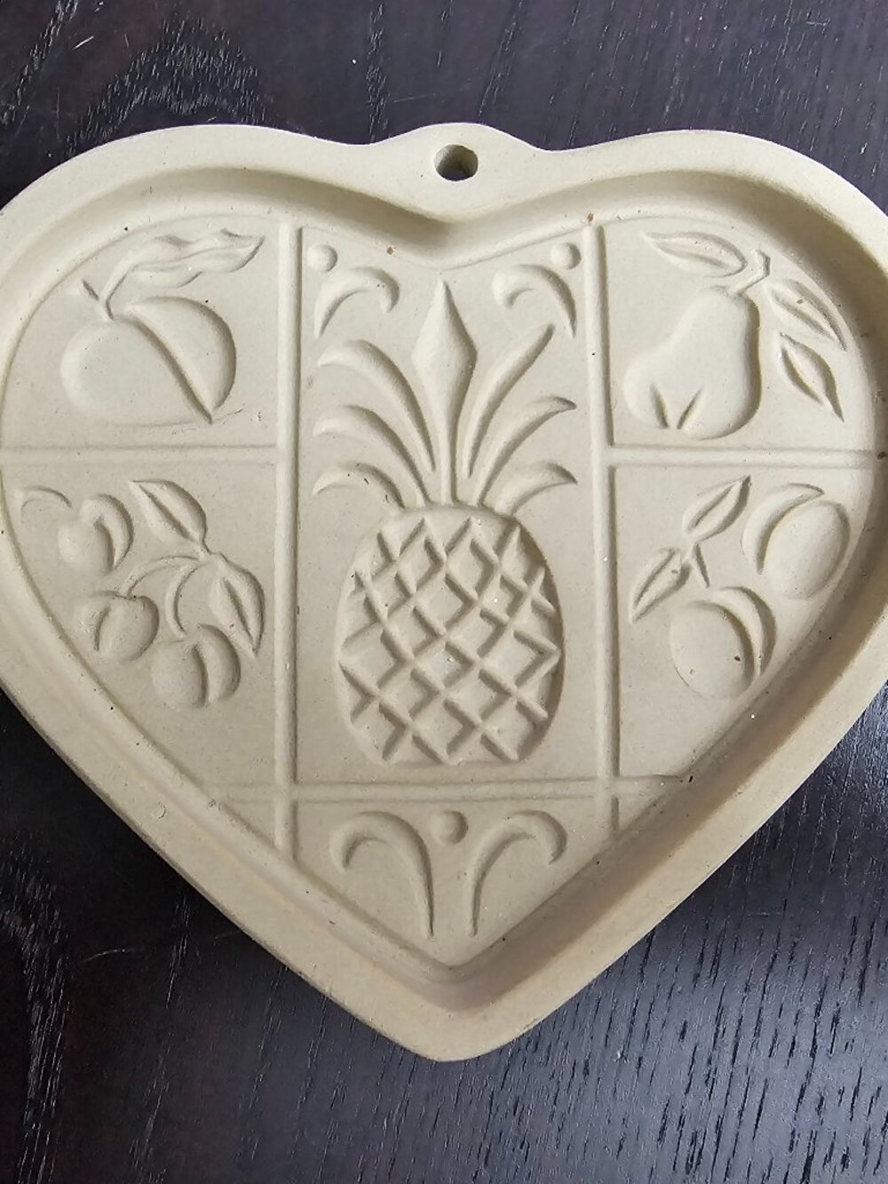 Pampered Chef Hospitality Heart Stoneware Cookie Mold. Never used. No box